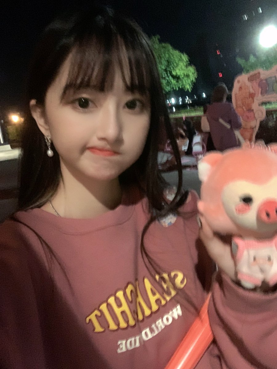 gamamayulo's tweet photo. 告一段落啦，忙忙碌碌但充实幸福的周末
私心给他们安排的都是我爱吃的东西……
但被夸好吃了哦，爷爷认证了抹茶蛋挞鸡蛋仔
米尼吃了四个蛋挞
40哥亲口对我说的“马西搜”
艾伦在台上主动说蛋挞棒棒
俊尼小心翼翼捧着大蛋糕
程敏好像也用上了9站送的支架
遇见我的王子公主们太幸福咯 https://t.co/ujhIC9eZXH