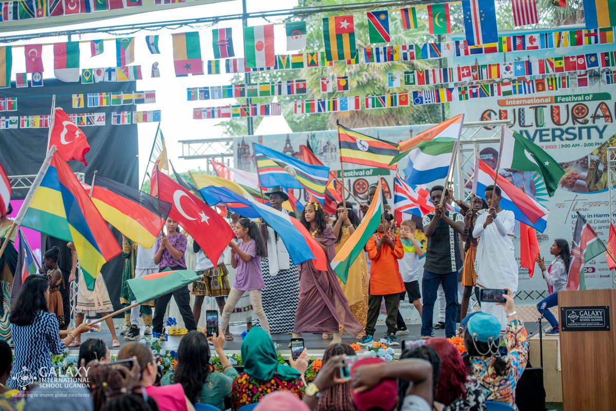 GISUinfo's tweet photo. Last Saturday marked our spectacular International Festival of Cultural Diversity, where over 40 nationalities showcased their cultural heritage through vibrant performances, stunning fashion, captivating music, and delightful food. 
#ifcd #educate #inspire #explore https://t.co/MatigmyDSo