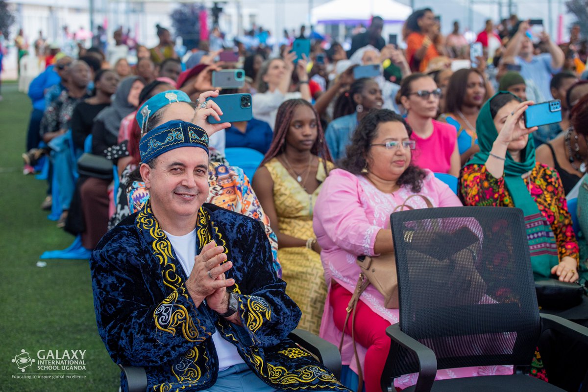 GISUinfo's tweet photo. Last Saturday marked our spectacular International Festival of Cultural Diversity, where over 40 nationalities showcased their cultural heritage through vibrant performances, stunning fashion, captivating music, and delightful food. 
#ifcd #educate #inspire #explore https://t.co/MatigmyDSo