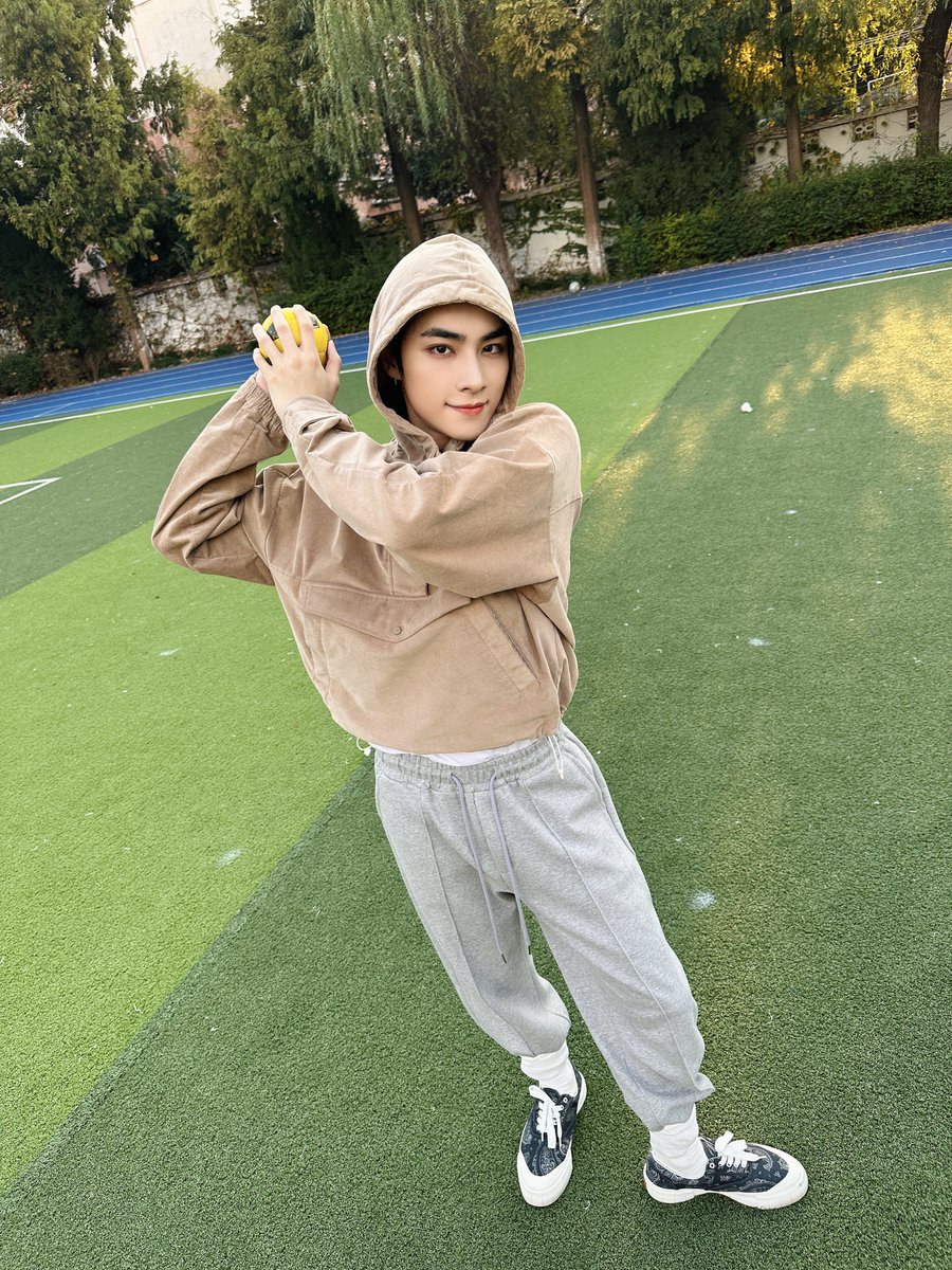 WayV_official's tweet photo. 🦕🍎👶

#XIAOJUN #肖俊 #샤오쥔 
#WayV #威神V 
#PoppinLove #心动预告 
#OnMyYouth 
#WayV_OnMyYouth https://t.co/yQ1rnSwoph
