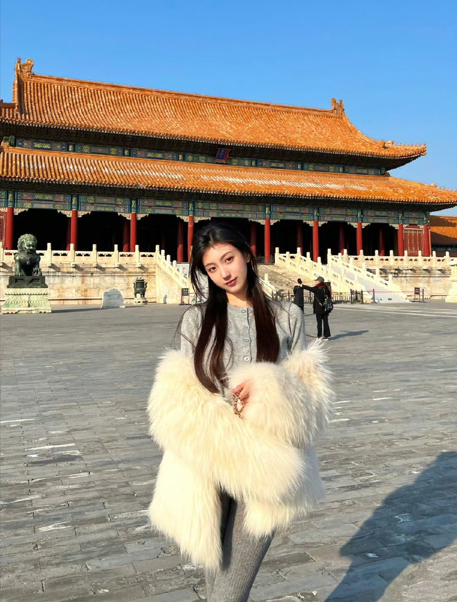 雪落下的声音，来故宫吧 https://t.co/r2I7FTltlQ
