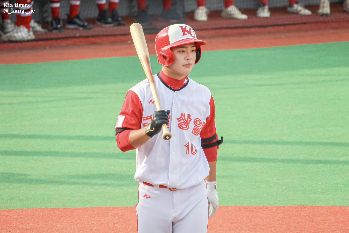 군산상일 4번타자!
#강민제