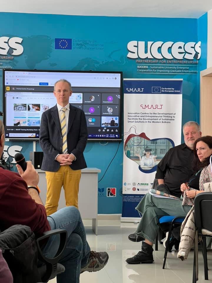 auledavlore's tweet photo. Më 20 Nentor, Auleda- Agjencia e Zhvillimit Ekonomik Lokal morri pjese ne takimin e partnereve te Projektit SMART- Programi Erasmus+, per te diskutuar se bashku me partneret e tjere te projektit per ngritjen e kater Qendrave te Inovacionit SMART ne kater universitete shqiptare. https://t.co/agkWfjLh4C