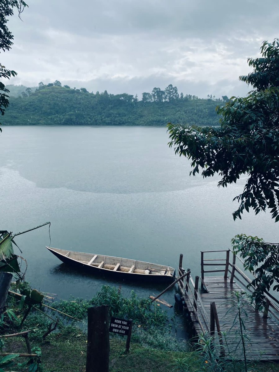 Good morning from this side of Uganda🇺🇬

Lake Kamweru (Rubirizi) 

📸 @NzeEkirungi
#TwinLakesExperience #ExploreUganda