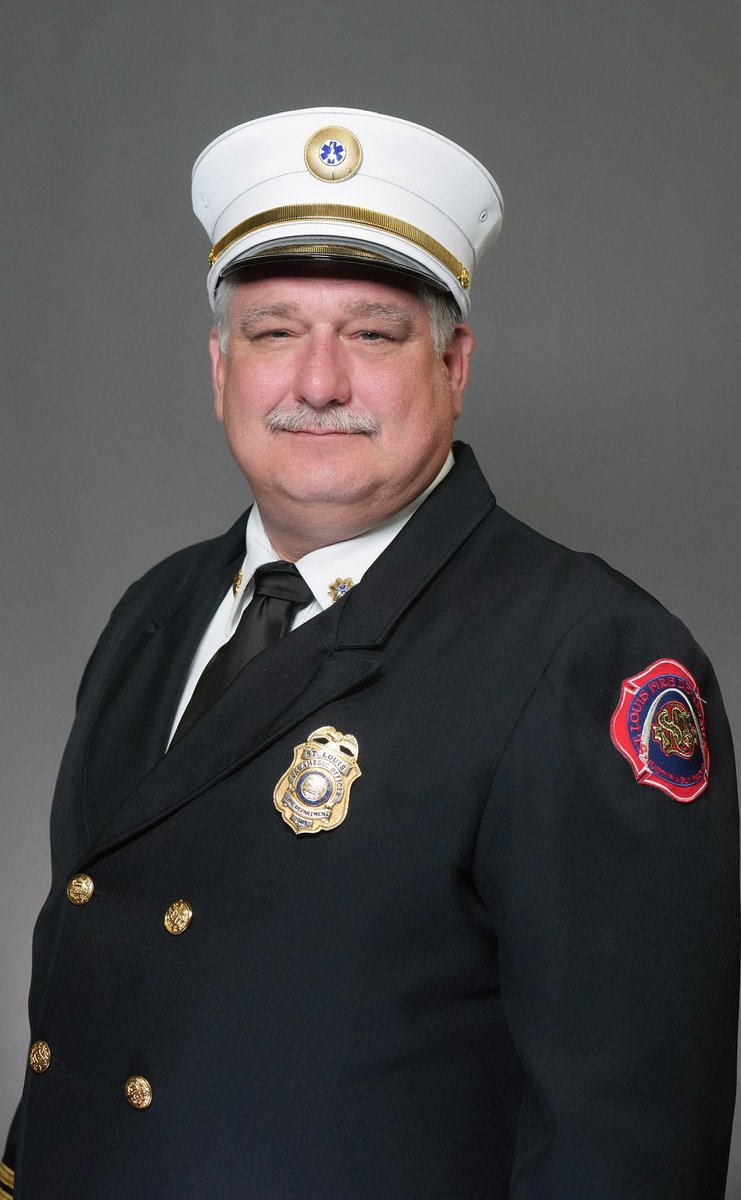 Effective immediately, @CFDstlfd has promoted James Thompson to the rank of Chief Paramedic. Congratulations Chief Paramedic Thompson! #YourFireDepartment #EMS #STLCity