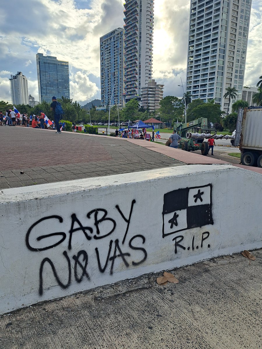 planetasam's tweet photo. Gaby no vas!!!! https://t.co/qwpwJAXoPJ