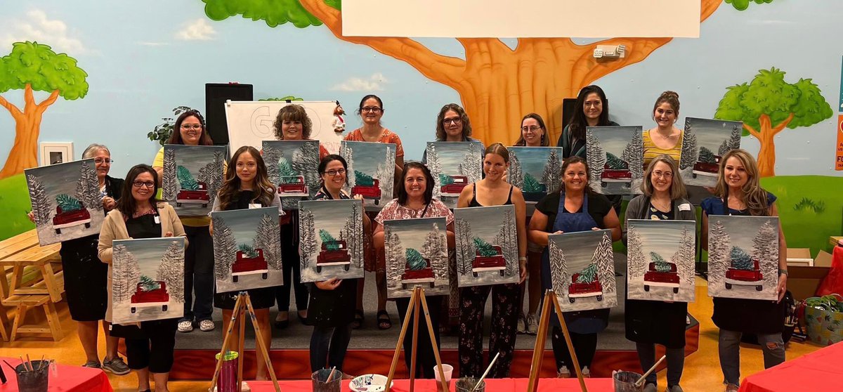 CCwithSheila's tweet photo. 🥁Drumroll please! Get ready for the most exciting paint party of the season! ✨🎨 I can hardly contain my excitement to announce the LAST chance to paint the classic Christmas Truck with me this year.✨🎨🎄🛻
🗓️December 14th 🕕6:30 pm 📍650 Pope Ave NW, Winter Haven, FL https://t.co/UklsI5603Z