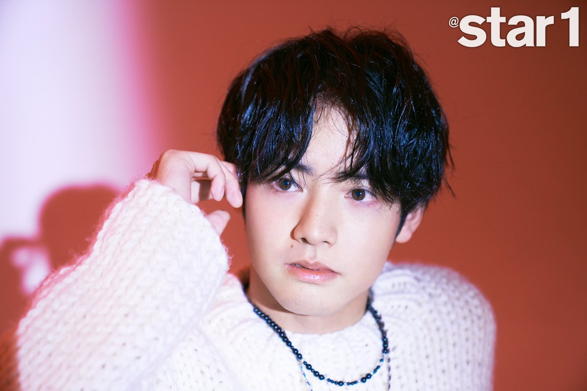 star1magazine's tweet photo. [📸]#앳스타일12월호 #아카소에이지 화보CUT

사람들이 의외로 모르는 무례한 말 Top3

안녕하세요?
-아카소에이지가 한국에 없는데 안녕하겠냐😞
밥은 드셨어요?
-아카소에이지가 한국에 없는데 밥이 들어가겠냐😠
잘 자요
-아카소에이지가 한국에 없는데 잠이 잘 오겠냐😩 https://t.co/sYobaghFPc