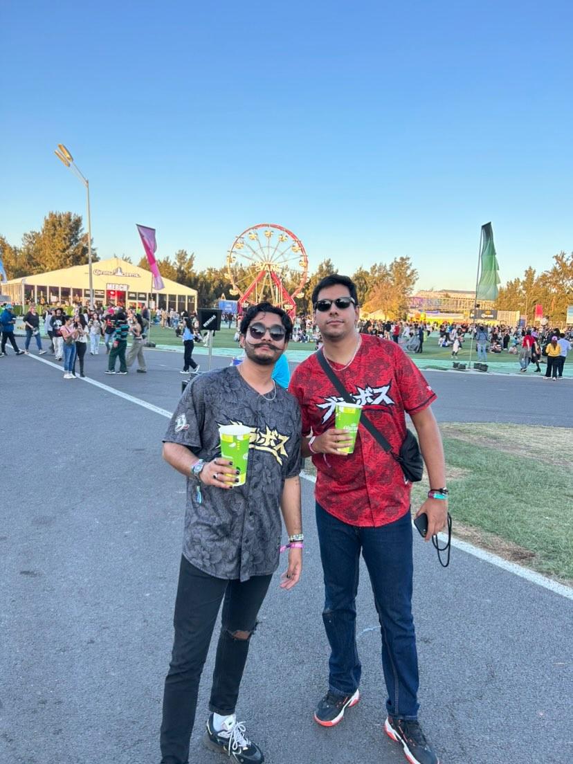 NacimosBravos's tweet photo. El #CoronaCapital23 no sólo fue conquistado por grandes bandas como Pulp, Arcade Fire, The Cure, The Hives, Blur, etc. ¡sino también fue conquistado como #TerritorioBravo🦁! 😎👏

Muchas gracias a nuestro sobrino, Marcos Contreras, por hacer de este festival un lugar muy Bravo🦁 😎👌🎶