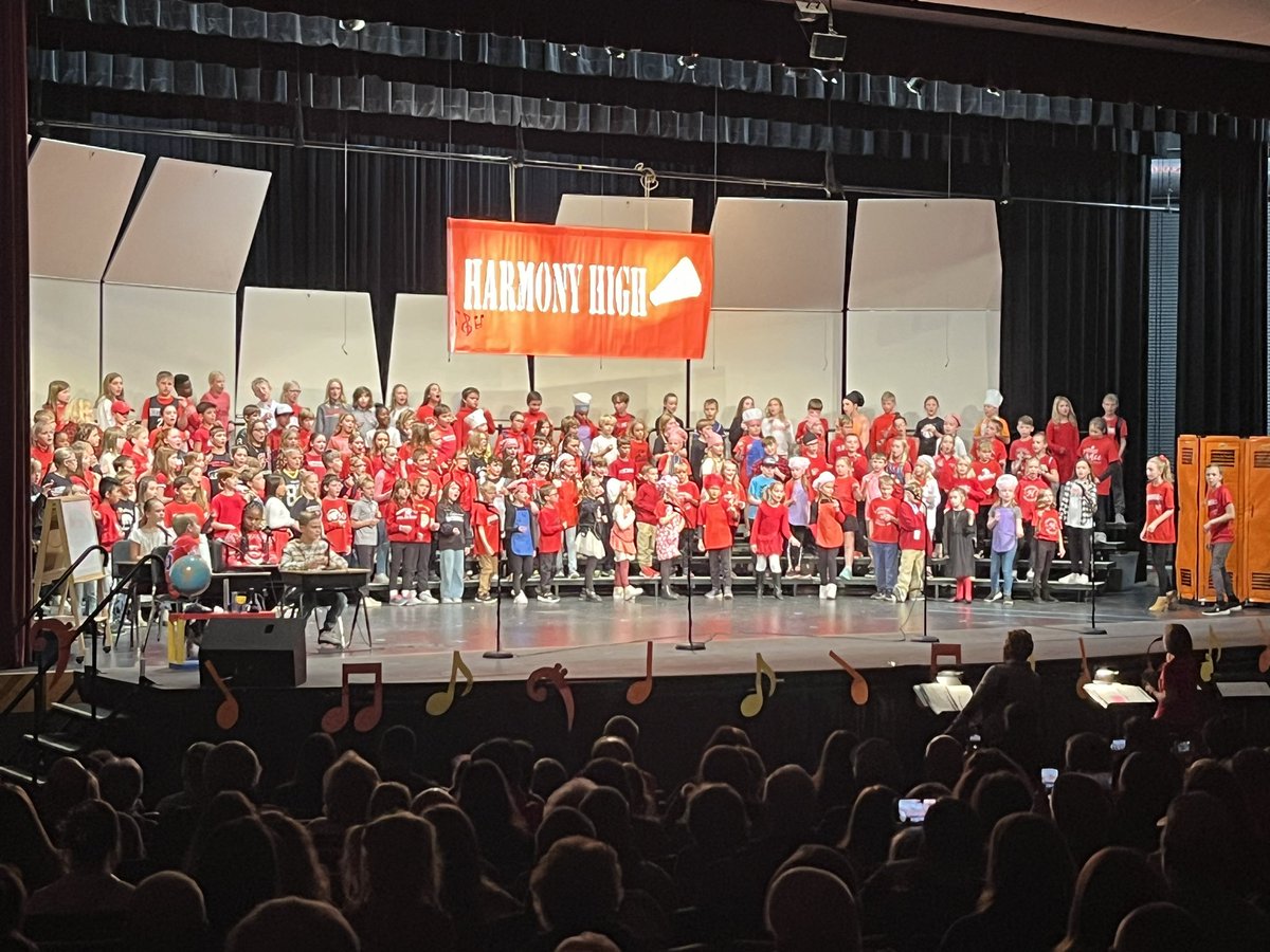 Amazing performance by our 3rd &amp; 4th graders. 🐻‍❄️🎶

2 educators split a fall vacancy on short notice.  1 extending their day, the other coming out of retirement.  Tonight they and their spouses cleaned up, last to leave with stage crew. 

This is what makes a community great.