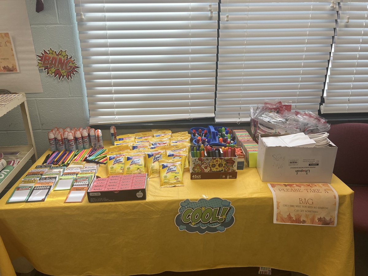FoxChapelAP's tweet photo. We love our PTA for feeding us during parent conferences!!! They went above and beyond to make us feel special today ❤️❤️ @FoxChapelPTA https://t.co/pF68qiUxTb
