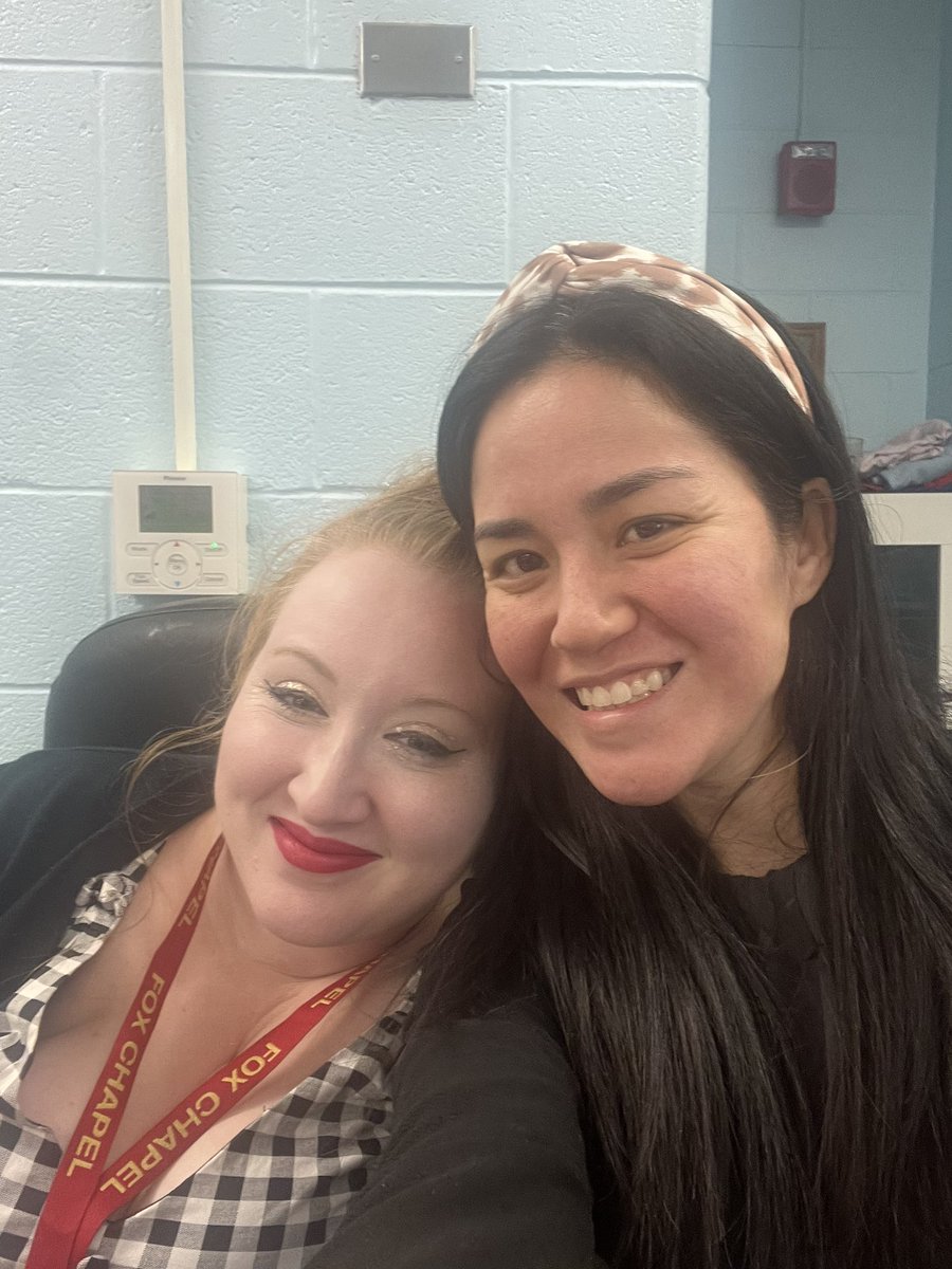FoxChapelAP's tweet photo. We love our PTA for feeding us during parent conferences!!! They went above and beyond to make us feel special today ❤️❤️ @FoxChapelPTA https://t.co/pF68qiUxTb