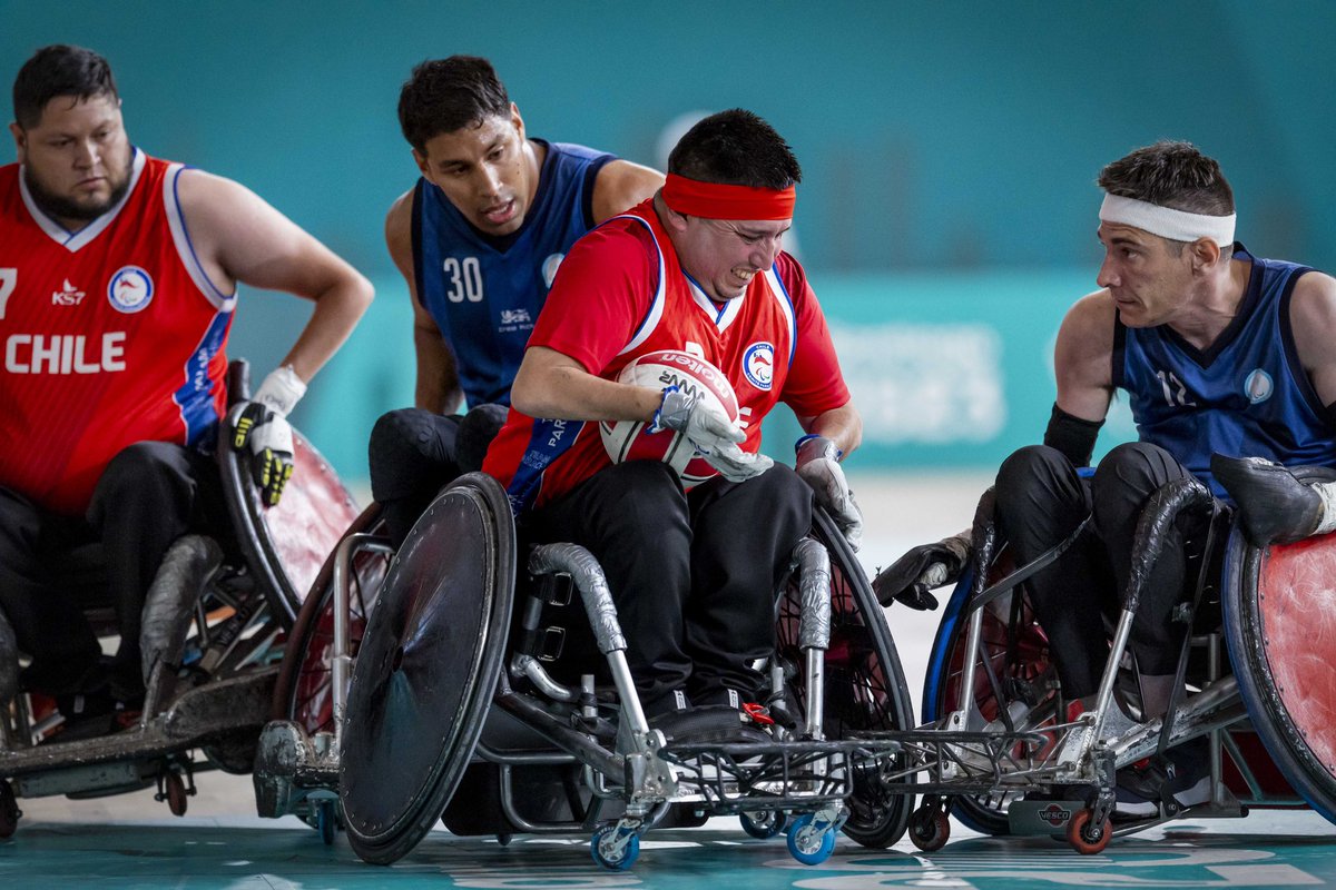 ClaudiaPizarro's tweet photo. Desde la población San Ricardo de La Pintana a la Selección Chilena de Rugby Adaptado: Acompañamos a Jonathan Flores en todas sus contiendas de los #Parapanamericanos @santiago2023. Qué lección de compromiso nos dan estos corajudos deportistas! 🧵 https://t.co/C18c2c5bqm