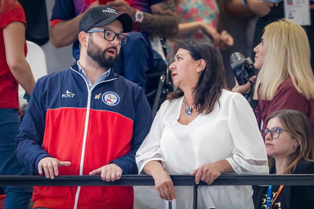 Desde la población San Ricardo de La Pintana a la Selección Chilena de Rugby Adaptado: Acompañamos a Jonathan Flores en todas sus contiendas de los #Parapanamericanos <a href="/santiago2023/">Santiago 2023</a>. Qué lección de compromiso nos dan estos corajudos deportistas! 🧵