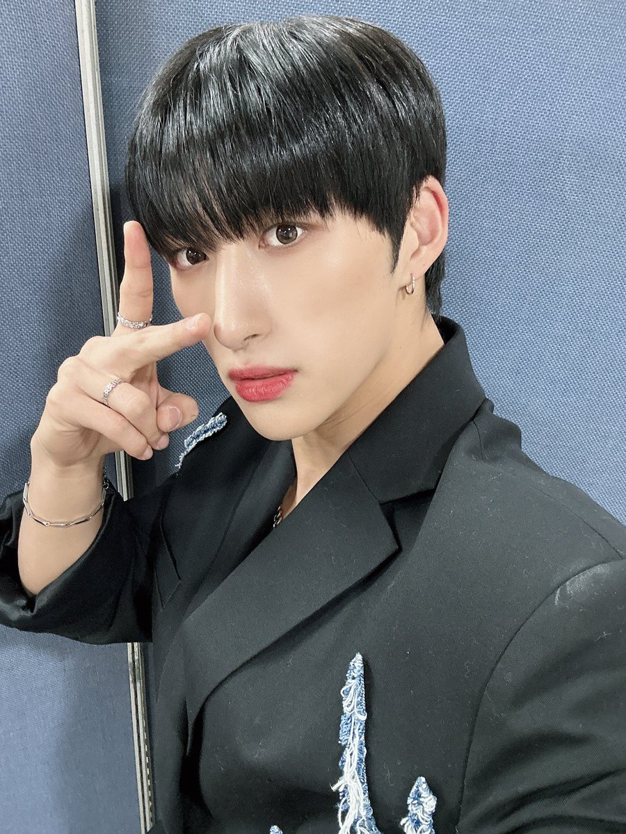 [#임지민] 남은 올해도 같이 더 행복하게 보내자🖤

#JUSTB #저스트비 #LIMJIMIN