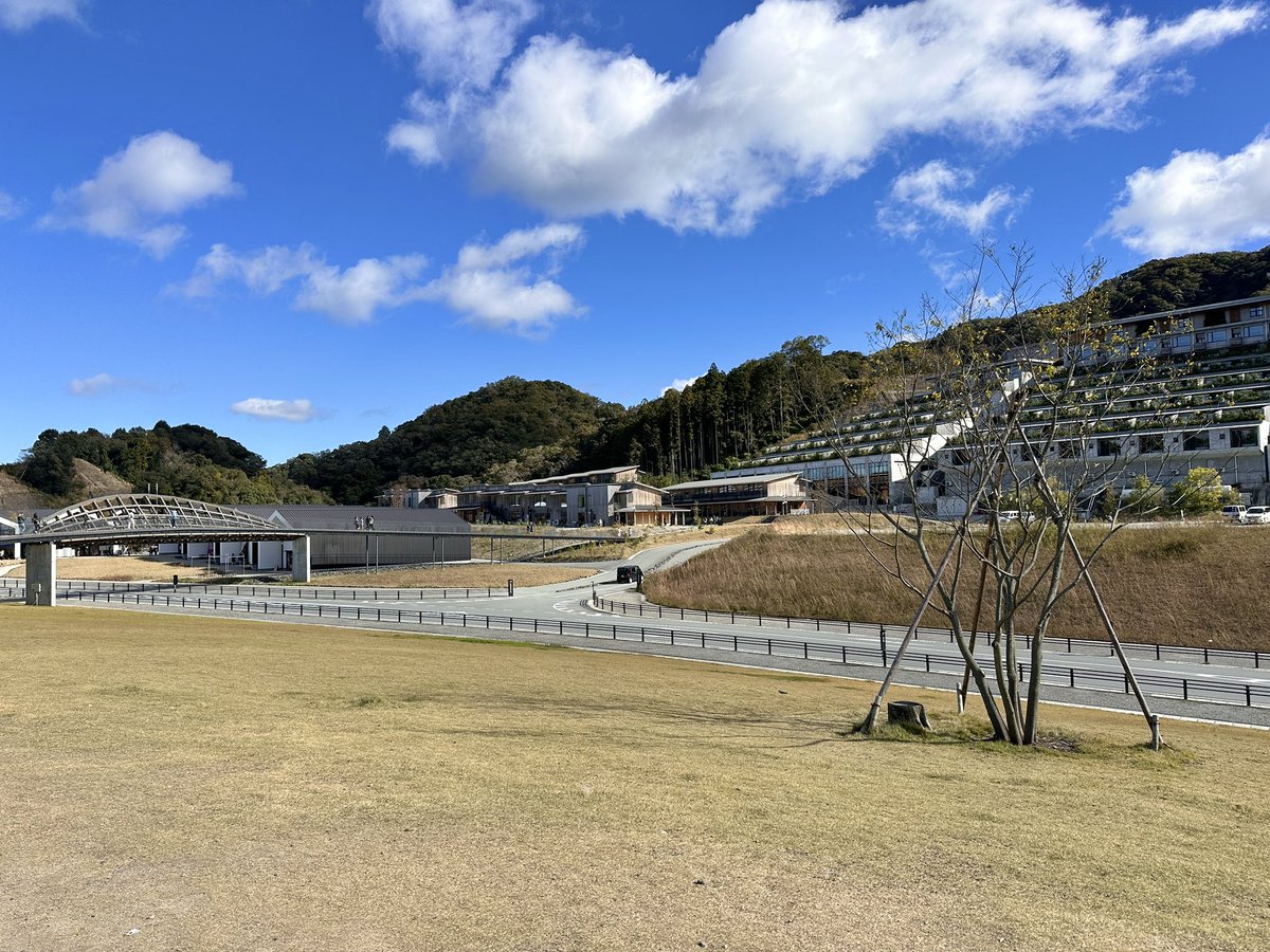 shionrina's tweet photo. 気になっていたヴィソンへ。
風が強くて寒かった…！ダウン着ていくべきだったな… https://t.co/ImzZpEVD2b