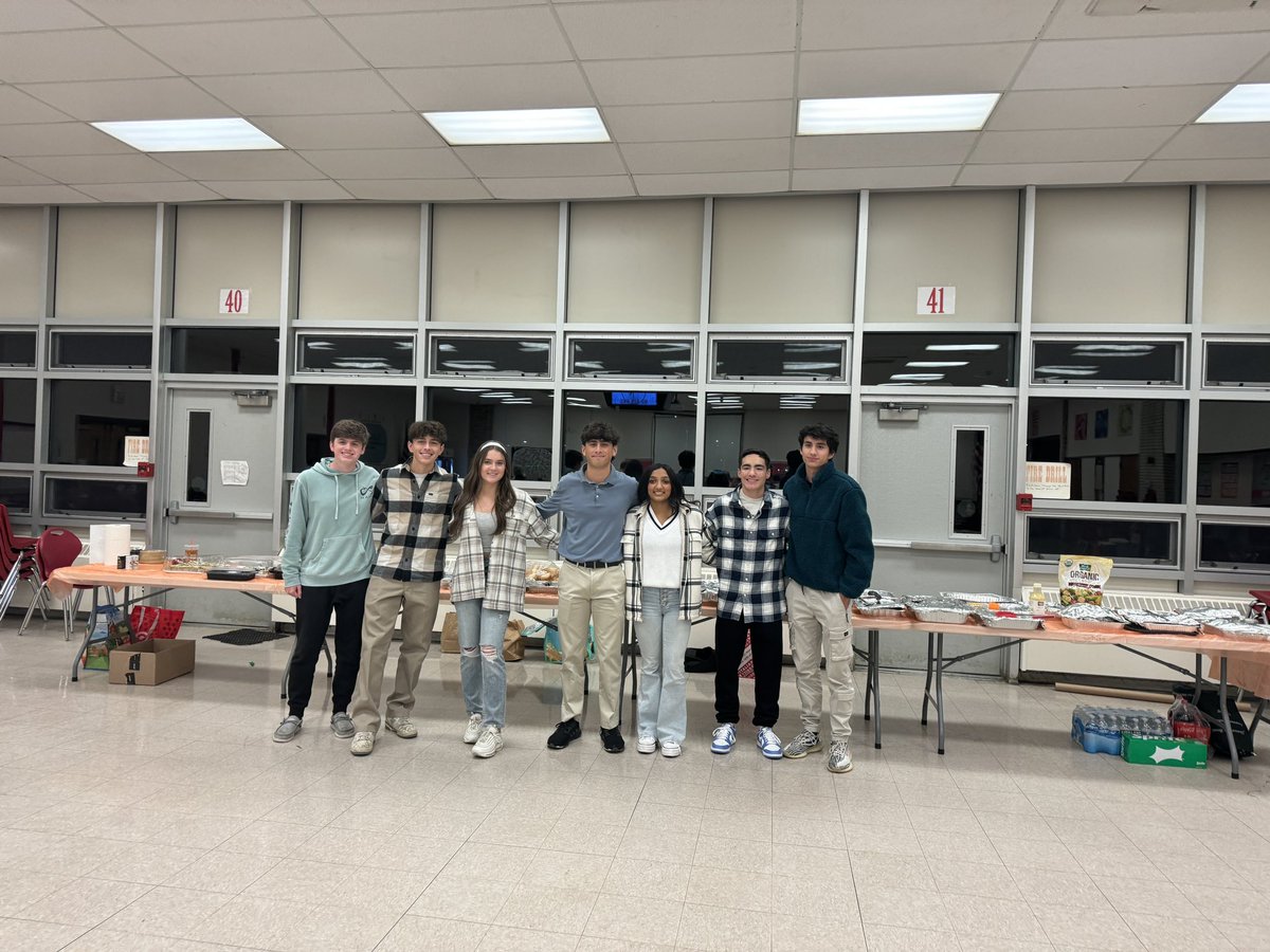 Mr_KJackson's tweet image. Kudos to @OceanDeca for orchestrating a fantastic Friendsgiving event! 🌟🦃 Your hard work and enthusiasm created a memorable gathering amongst your club! Thanks for the invite! #SpartanLegacy