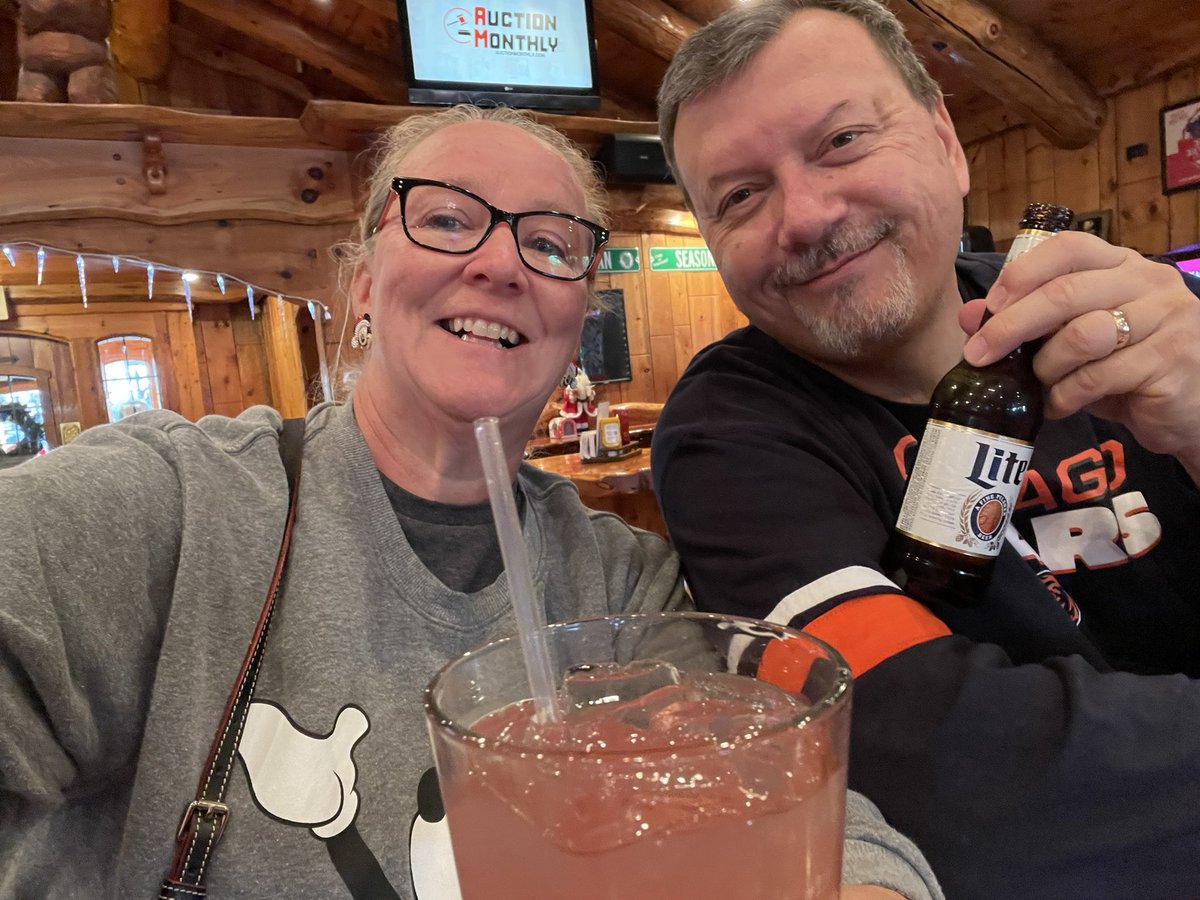 00LOG's tweet photo. Happy anniversary weekend. Thanks Ken!! https://t.co/8nQRXD0K3T