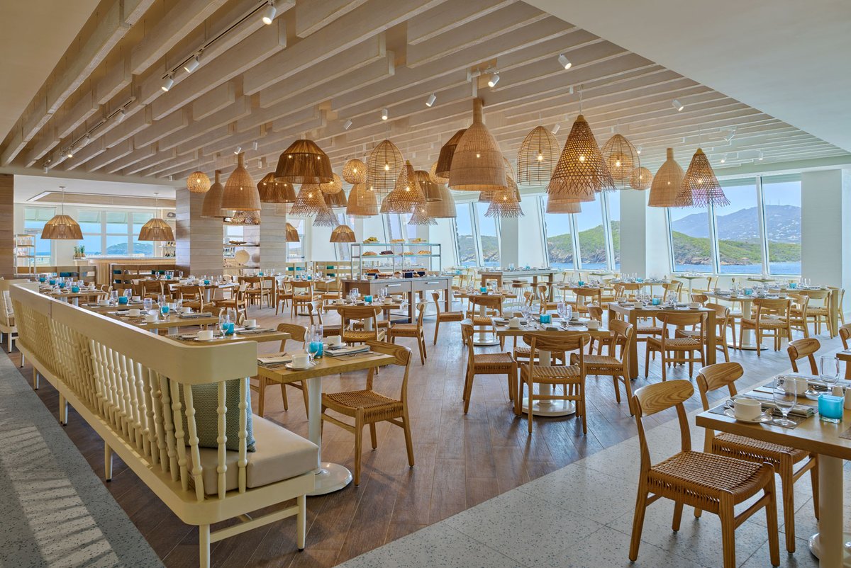 New photos of the all-new Westin Beach Resort &amp; Spa at Frenchman's Reef, St. Thomas, #USVI. Our extensive $425 million rebuild project includes 392 guestrooms and suites, five restaurants &amp; lounges, three ocean view pools, and Heavenly Spa by Westin.
#caribbean #hotel
