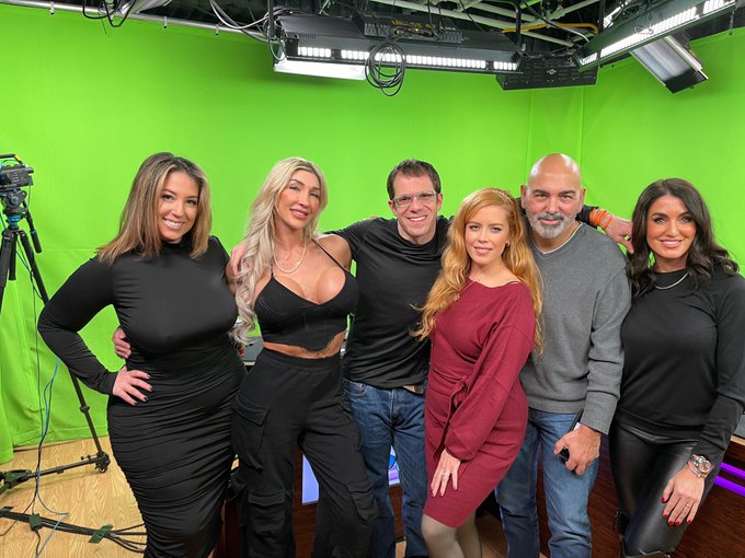 Another hilarious episode of the Wet Spot podcast! @briannadymond @AmyTaylorNYC @PLANKFOOT @andrewlharms