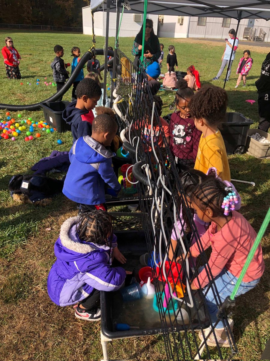 LPESKTEAM's tweet photo. Today our Pre-K and K classes enjoyed an on-site “ field trip” brought to us by Pure Play Every Day!  The children had a blast. https://t.co/GbcSuDLvZK