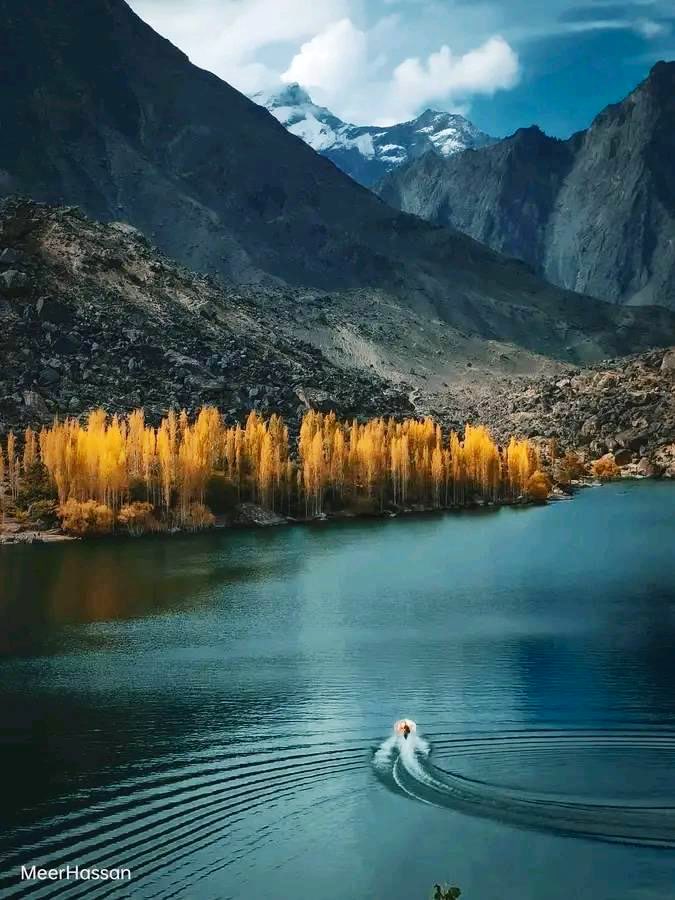 DanyalGilani's tweet photo. Upper Kachura lake, Skardu 🇵🇰#BeautifulPakistan https://t.co/Z5qC61hKvV