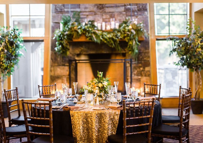 Our heartfelt thanks to Carly and Logan for their wonderful review of our wedding planning services. Check it out! theknot.com/marketplace/li…