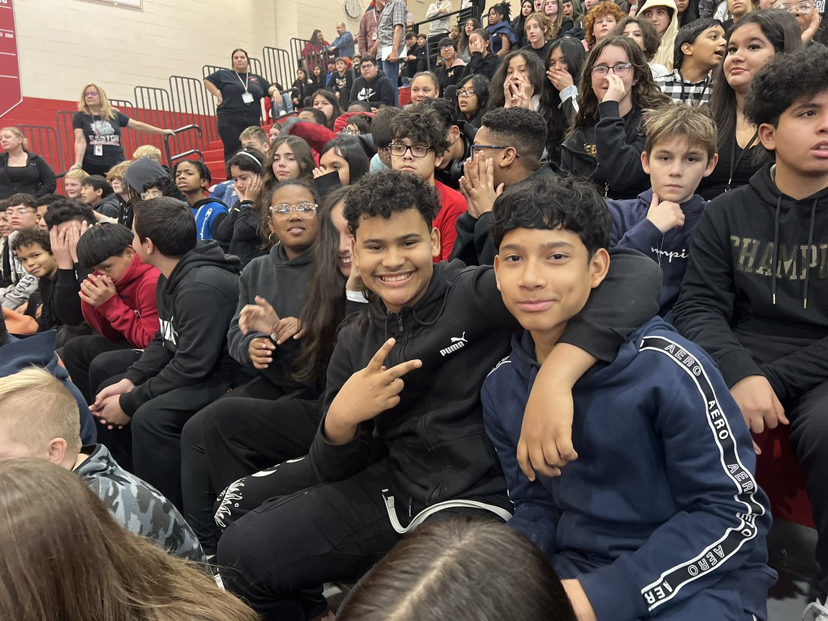 MissEly_EASD tweet media