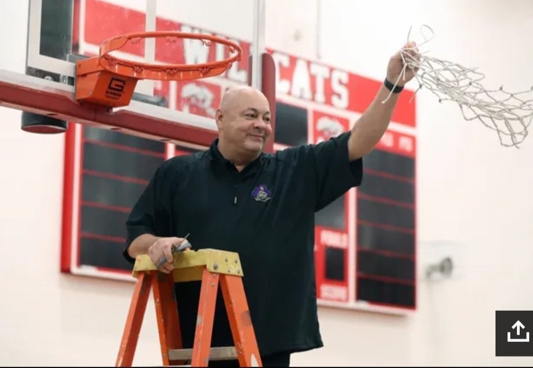 ReynoldsburgGBB's tweet photo. Success comes from knowing you did your best to become the best version that you are capable of being! 

Thanks for all you did to make the Lady Raiders one of the best programs in Ohio!  #Legend #RaiderUp 🟪🟨🟪 https://t.co/eU8ytBFelY