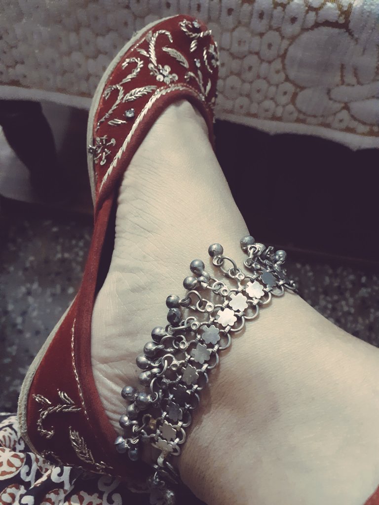happily_alive11's tweet photo. Why not 😉
#ShoesTwitter https://t.co/ZZg6WBlnOC