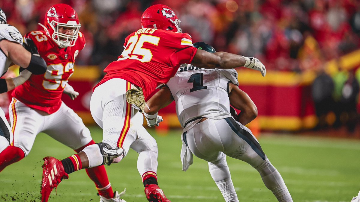 KeenanHani's tweet photo. @Chiefs Sack party! ππͺ #ChiefsKingdom #DefenseOnFire
https://t.co/gI6oq6kM5l