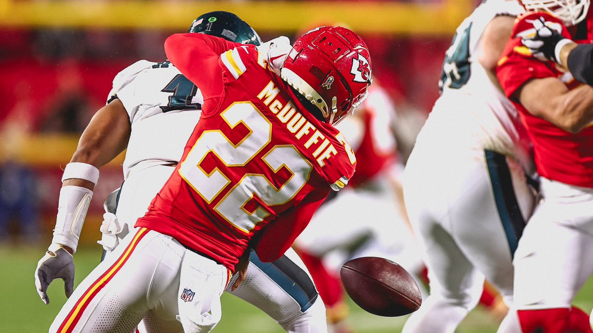 KeenanHani's tweet photo. @Chiefs Sack party! ππͺ #ChiefsKingdom #DefenseOnFire
https://t.co/gI6oq6kM5l