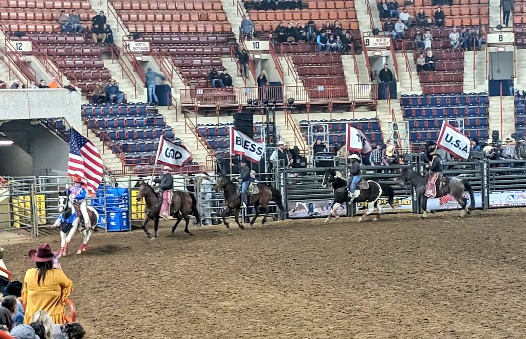 DCameronSmith's tweet photo. Rodeo is about as America as it gets. #BullMania #GodBlessAmerica https://t.co/BtJUMlUXEm