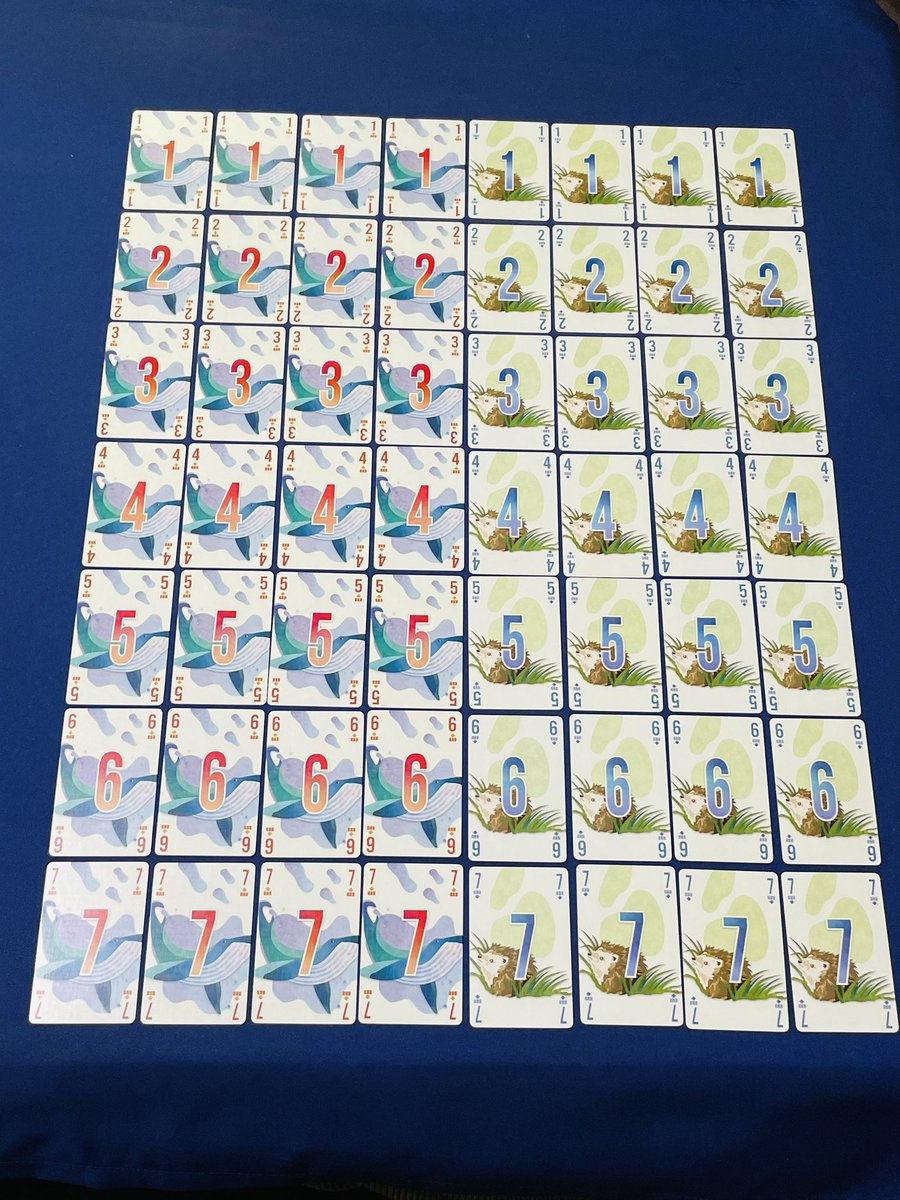 KABU_KEN65's tweet image. 【#MAKE10】
韓国版 #ツクルテン(左)
元版とは異なり、クジラとハリネズミをモチーフにデザインされた、@allotment31さんの美しいイラストが一番の魅力☆彡
ボーナス点の調整が加わり、ヴァリアントルールも収録。
得点チップ＆親マーカー付き

予約フォーム↓
forms.gle/kNh95kZJCNFyiz…
#ゲムマ2023秋