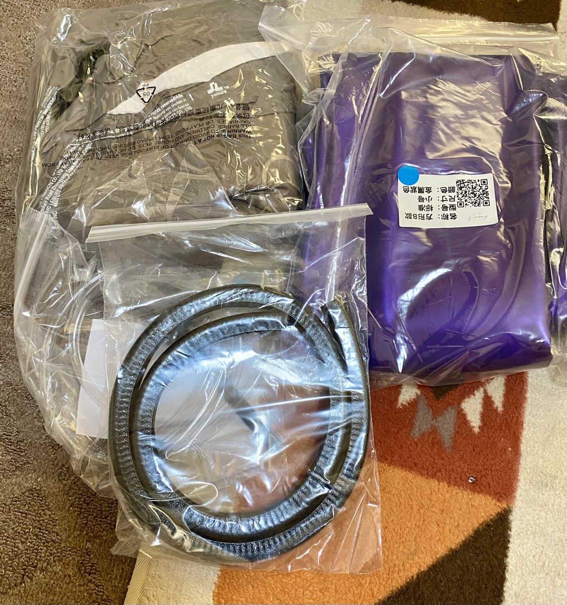 例のバキュームベッドが届きました♪ すごいコンパクトで持ち運びやすい！