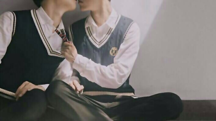 jellyjunrae's tweet photo. 📹 au junrae ⋮ “ditto”

Fue un cálido día de otoño cuando Taerae se le confesó a Junhyeon. También fue, una fría noche de invierno cuando lo perdió de su lado.

or: Taerae es un mar de emociones y recuerdos cuando intenta superar a su fallecido novio. https://t.co/l6QHvqWpCE