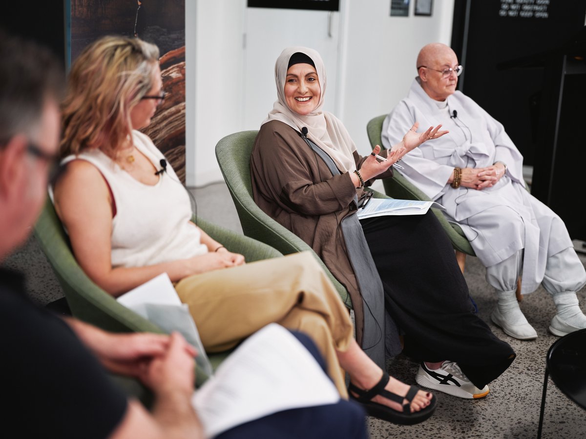 The second half of a two-part series which brought together leaders from Zen, Insight and Islamic traditions to discuss mental health, spirituality and  emotional wellbeing will be aired live today at 5.00pm and can be found here on <a href="/3CR/">3CR Community Radio</a>:

3cr.org.au/streaming