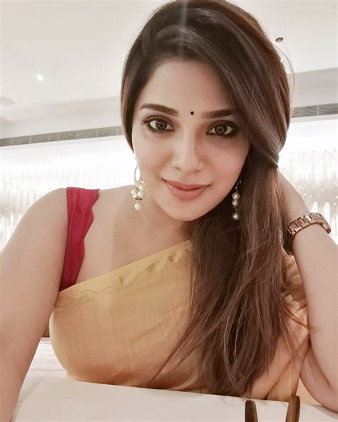 NamiLuv6's tweet photo. #sareemoods 😍🥻🥰💃😍💏 https://t.co/hCMu9w0yjG
