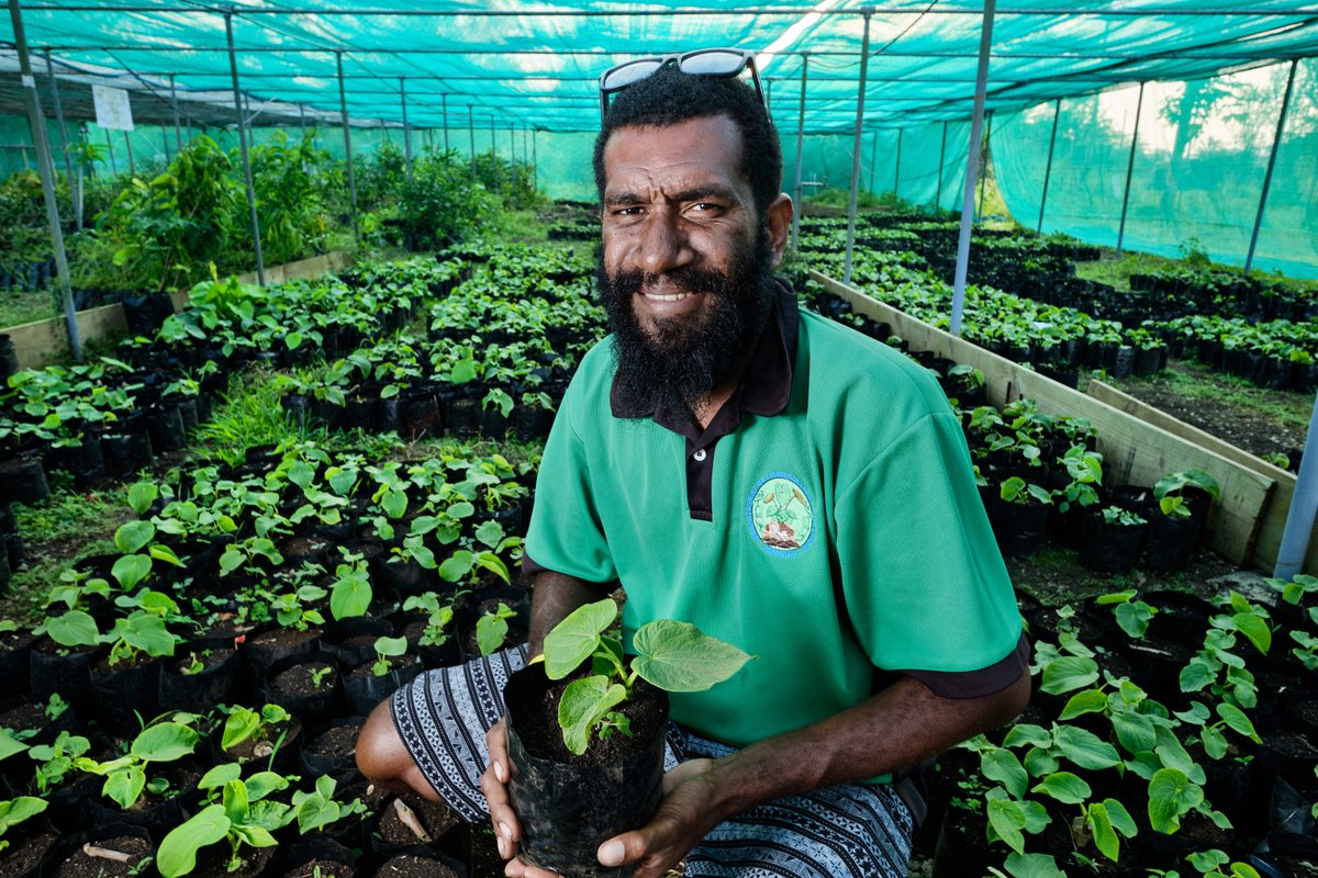 UNDPinPNG's tweet image. Health is personal. Health is critical. Health is a human right. 

Fighting inequality for a resilient future, health is at the core. 

#ClimateWeekAP had a look @UNDP  @whowpro @theGEF work in the #Pacific to build a #HealthierTomorrow: ow.ly/IHqK50PUnh8