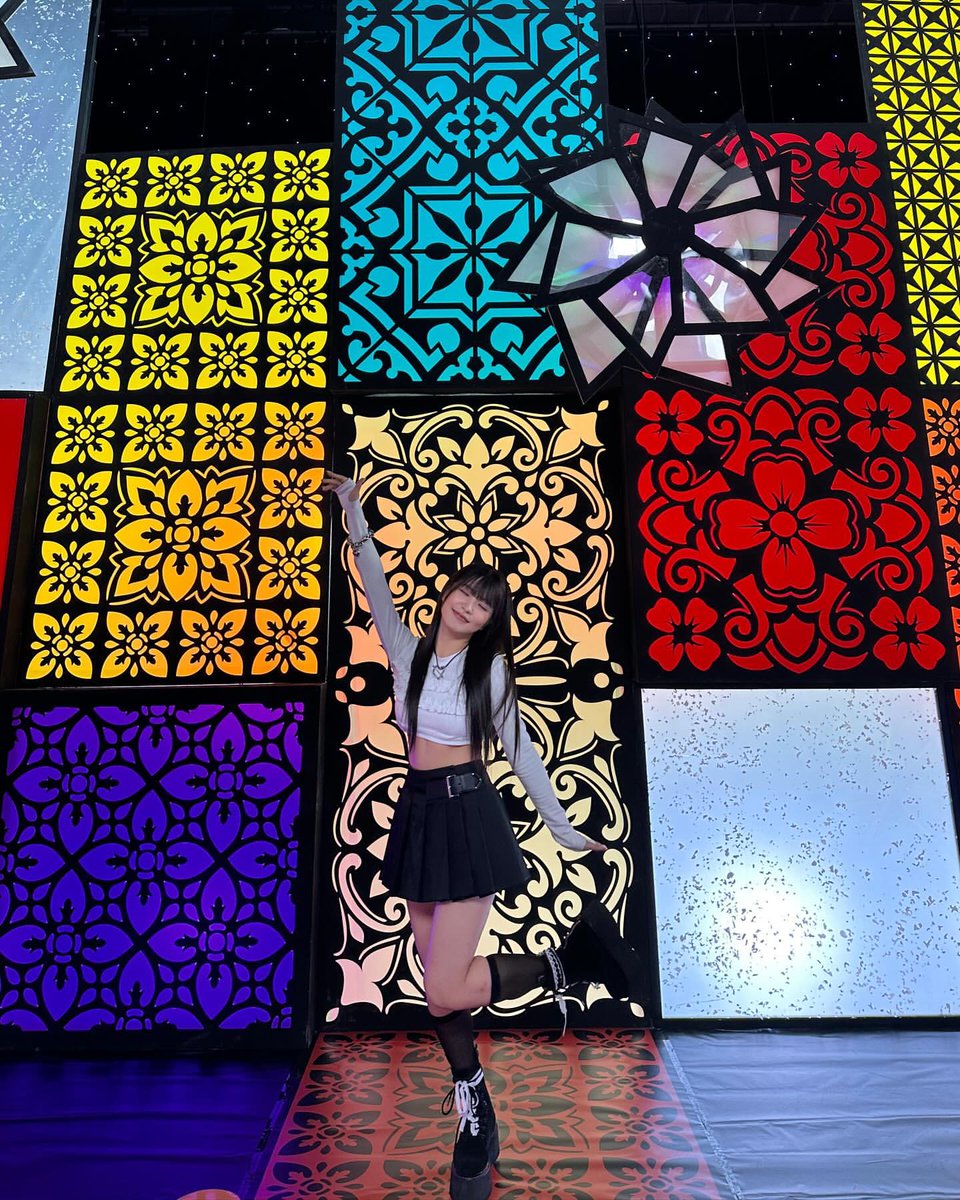 yeristgrm's tweet photo. @RVsmtown [INSTAGRAM POST] - 10P

https://t.co/tWSNBENLj1

@RVsmtown #RedVelvet #레드벨벳 #Yeri #예리 #Chill_Kill 
231121 · 11:57:26 KST https://t.co/MuRJxZYZ6Z