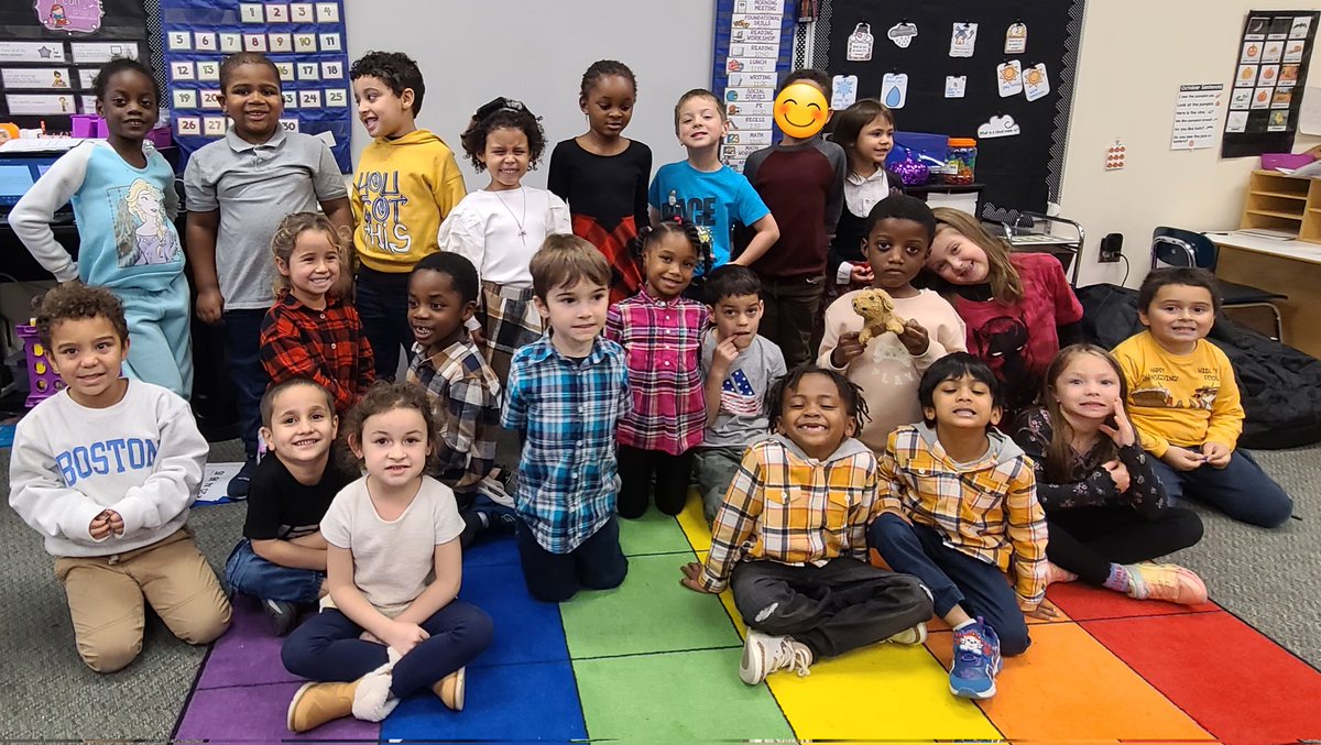 CindyNewmeyer's tweet photo. Flannel Day with so many twins! Can't wait for pajama day tomorrow! https://t.co/B8MHlacKF2
