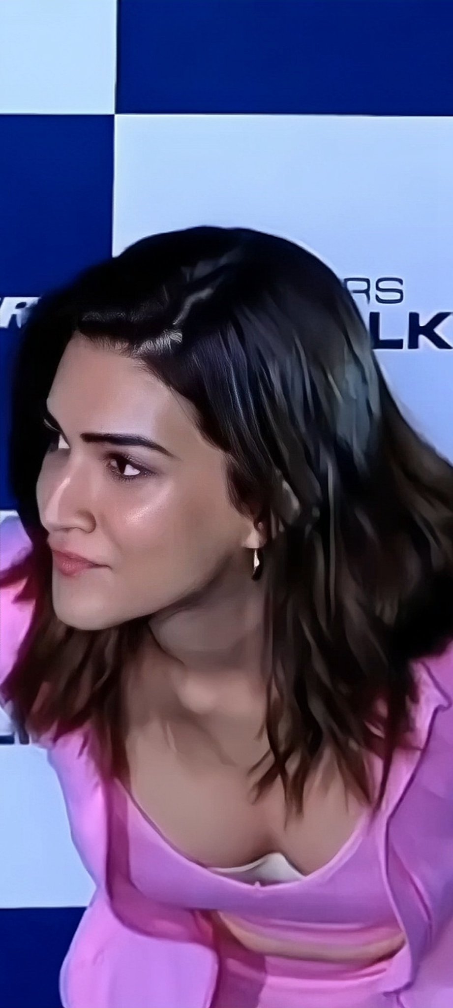 F_bSJE9acAAtD5S?format=jpg&name=large