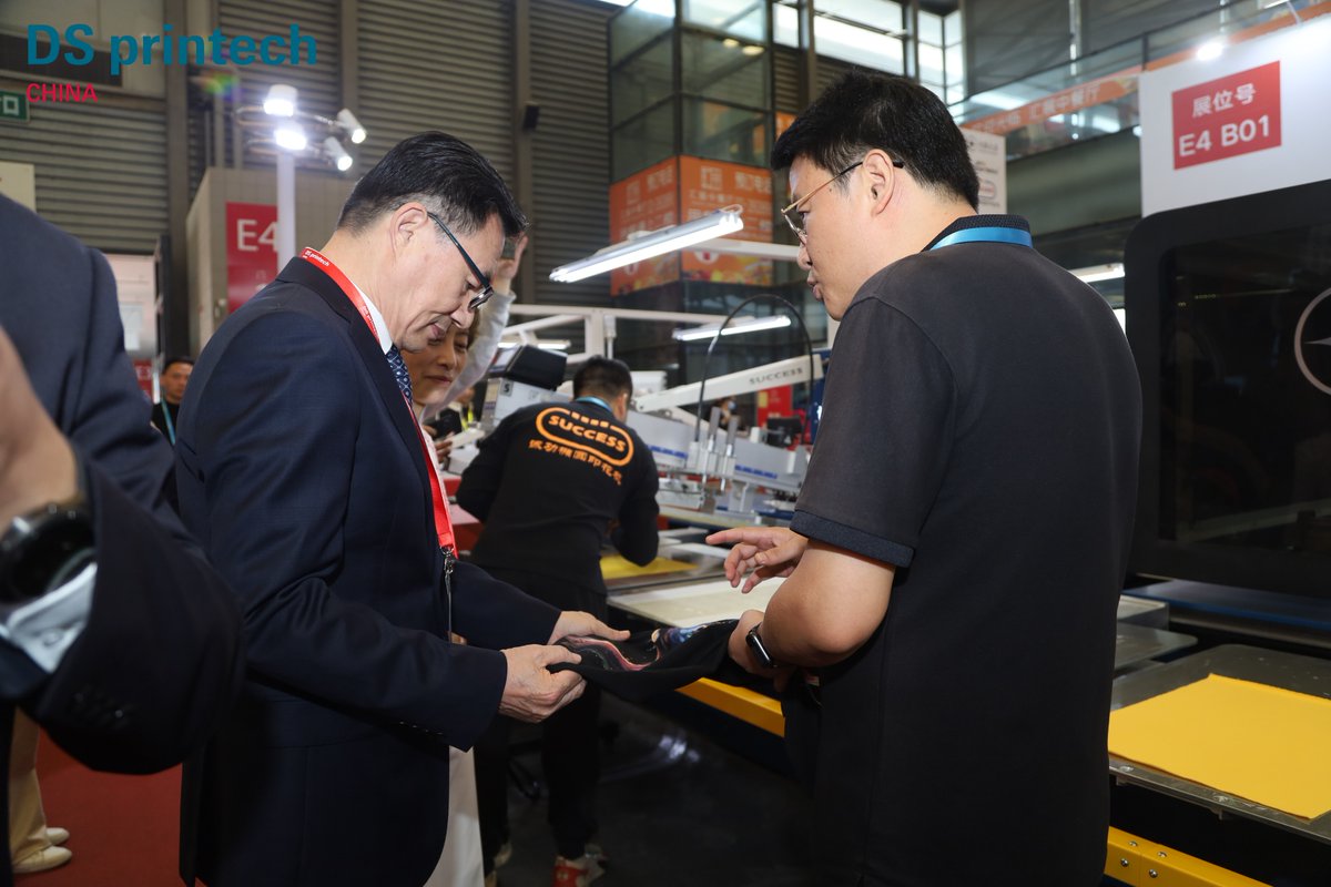 DSPrintech's tweet image. We are thrilled to welcome you to the first day of DS Printech China 2023 - Shanghai Edition. Come and join us at the Shanghai New International Expo Centre from November 21 to 23, 2023, and discover the future of printing. 

#DSprintech #ScreenPrinting #DigitalPrinting #Shanghai