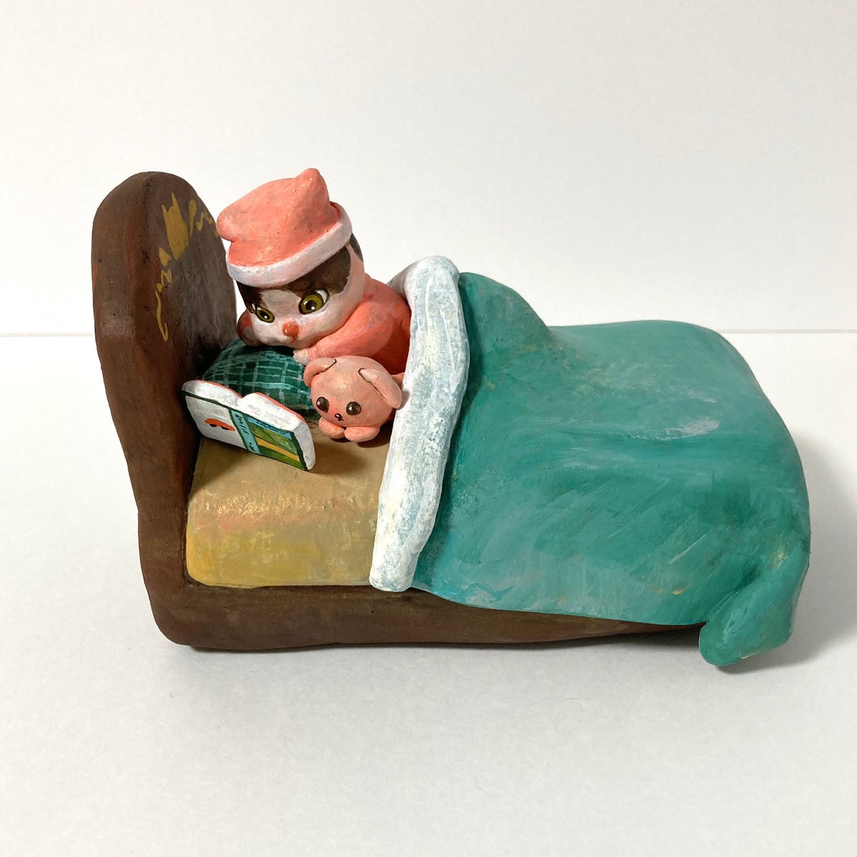 mosa2san's tweet photo. プリティーにできました。
絵本のおじかん
12/1(金)ー12/7(木)
モサモサさん個展
#おうちにかえるじかん
@merry_gallery 様
にて展示予定です。
音読すると情報入ってこない派なのか
ぬいぐるみと一緒に黙読してます。 https://t.co/p2HLbUW2eD