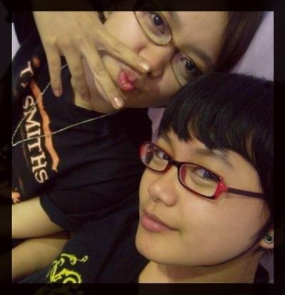 jastairvine's tweet photo. Aku dan sahabatku @nansuyph sudah jadi teteh skena sejak tahun 2000.

Saking seringnya kemana mana berdua, sering disebut TATU atau The Virgin, sialan..😂 https://t.co/uUCZFHkgQ2