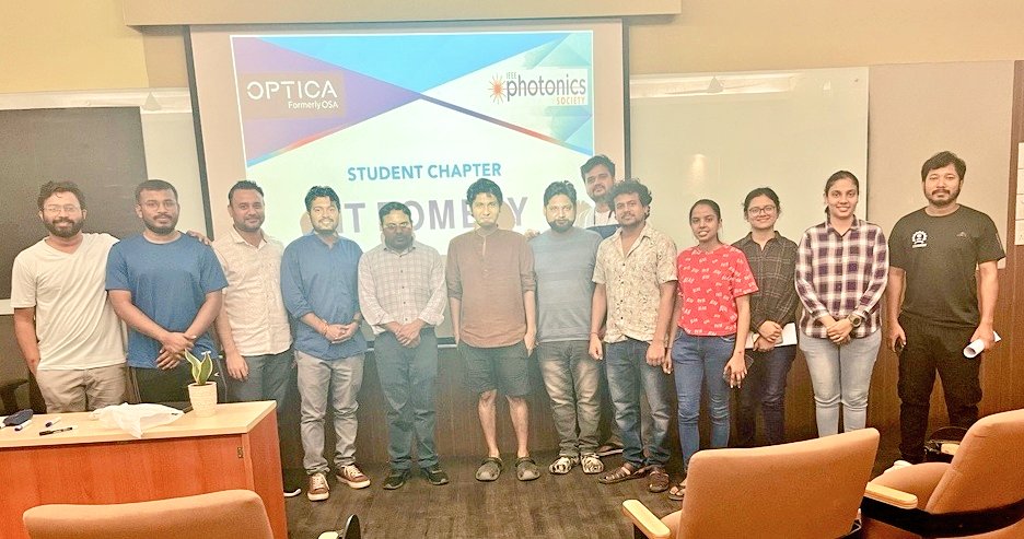 photonicsiitb's tweet photo. Great to learn about applications of plasmonics to cancer treatment in this talk. Here is a picture of the event with all our chapter officers! @IEEEPhotonics @OpticaWorldwide @iitbombay https://t.co/T1cfrWhHP8