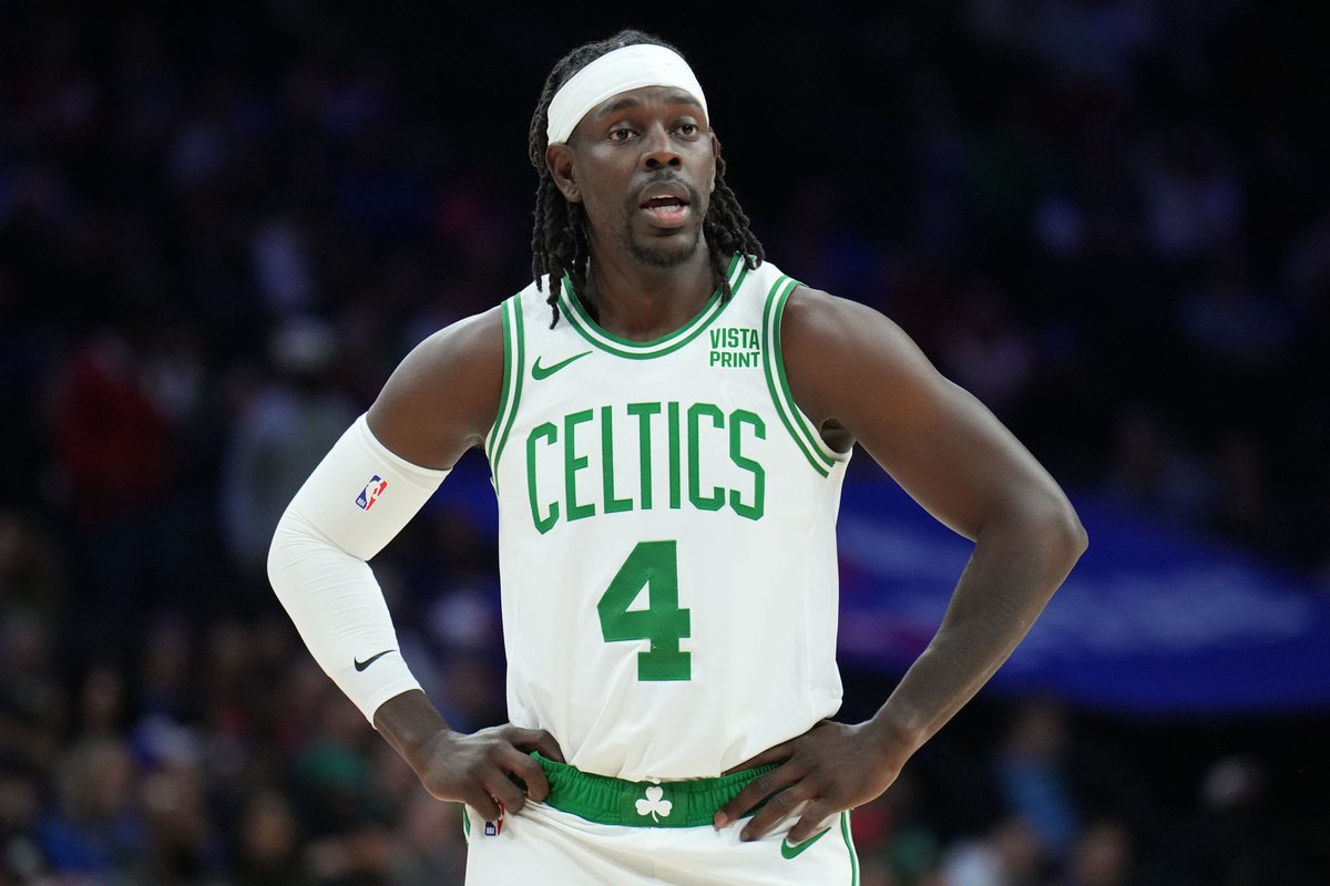 Boston Celtics team bus accidentally leave Jrue Holiday at Hornets arena, per @BillSimmons