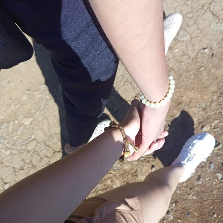 RParines's tweet photo. Ikaw lng sapat na lab https://t.co/BFQ49365IW