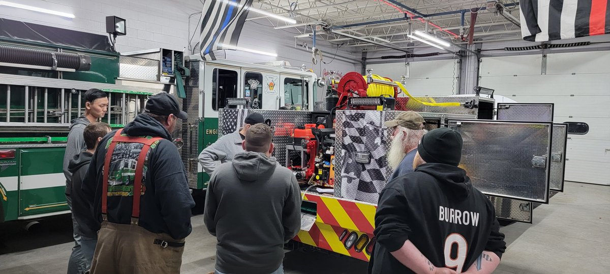 PotomacVFC2's tweet photo. Tonight members participated in our new brush truck orientation drill. Members reviewed pumping operations &amp; how to use the winch. Members then went outside and pumped water &amp; foam. Chief Dayton led our drill. A  separate post will be made later detailing the new Brush 22! #pfc2 https://t.co/YsJkmCICdW