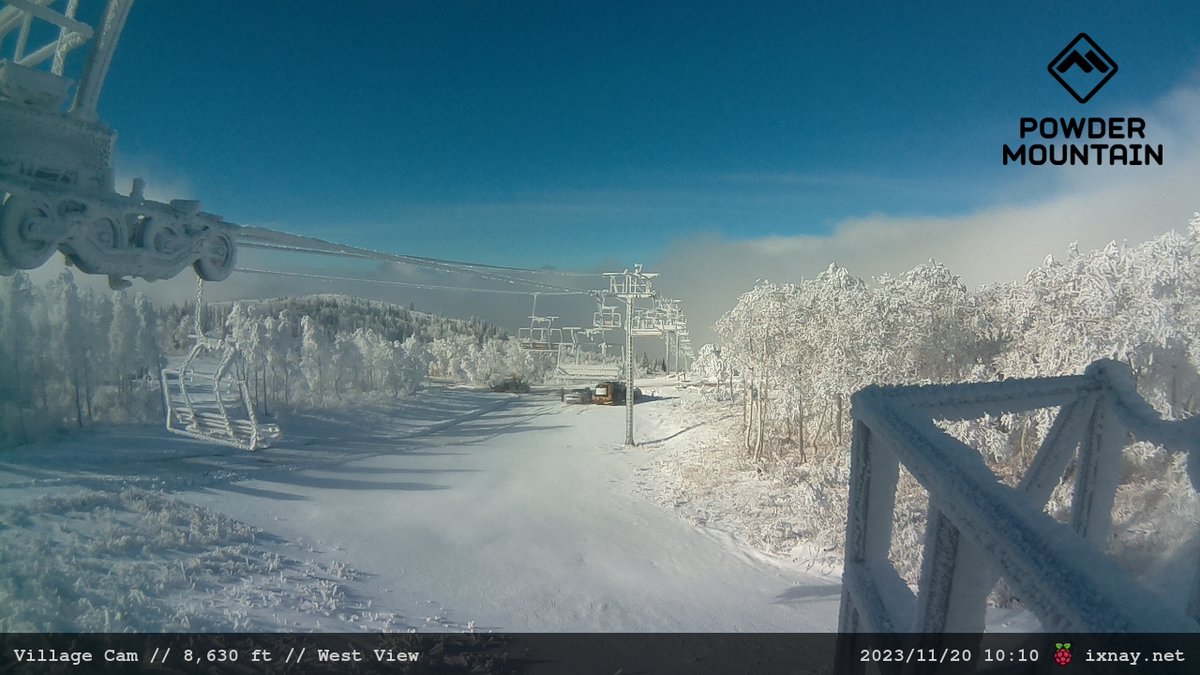 iXnayNetworks's tweet photo. Winter has arrived at @PowMow https://t.co/8fhRLMvp80